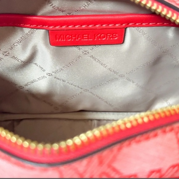 SOLD! MICHAEL KORS JET SET TRAVEL MD OVAL CAMERA CROSSBODY BAG MK DARK SANGRIA - Picture 7 of 14